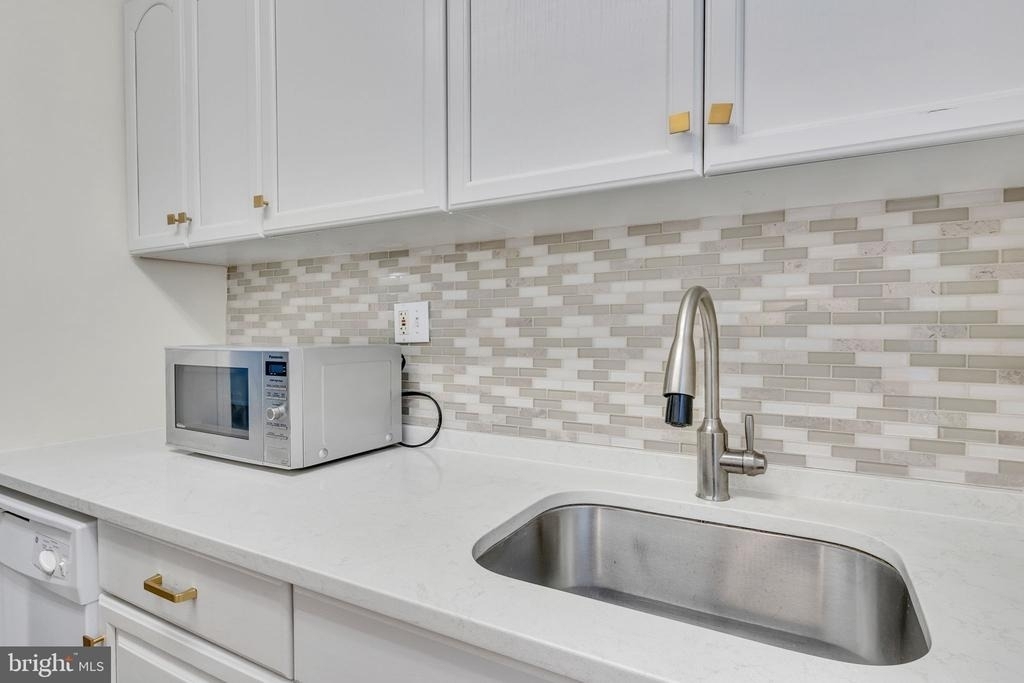 220 N Thomas Street - Photo 11