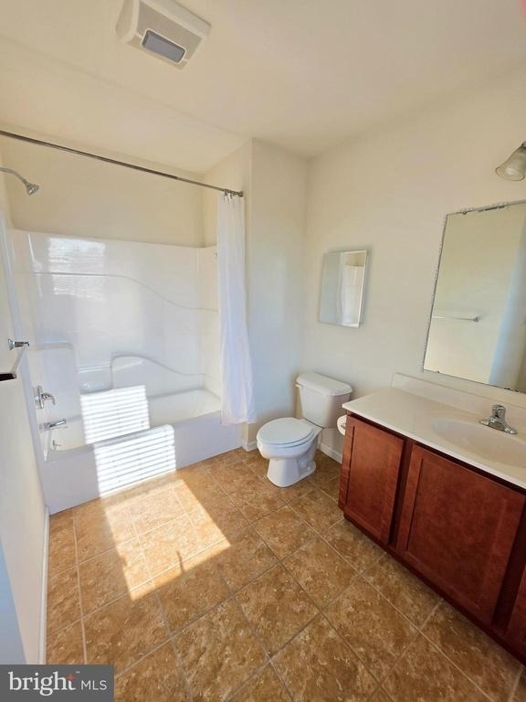 121 S 43rd Street - Photo 2