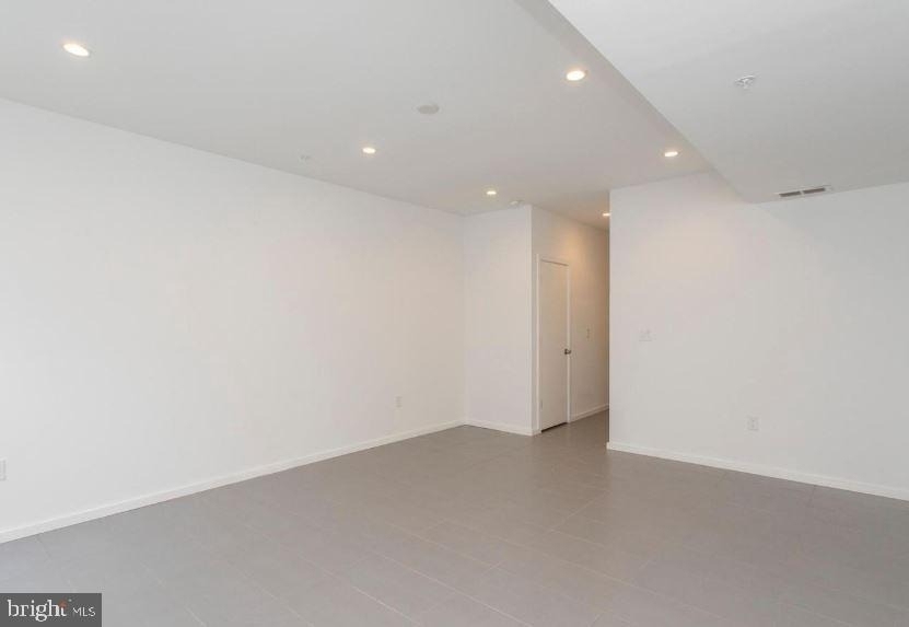 527 W Jefferson Street - Photo 13