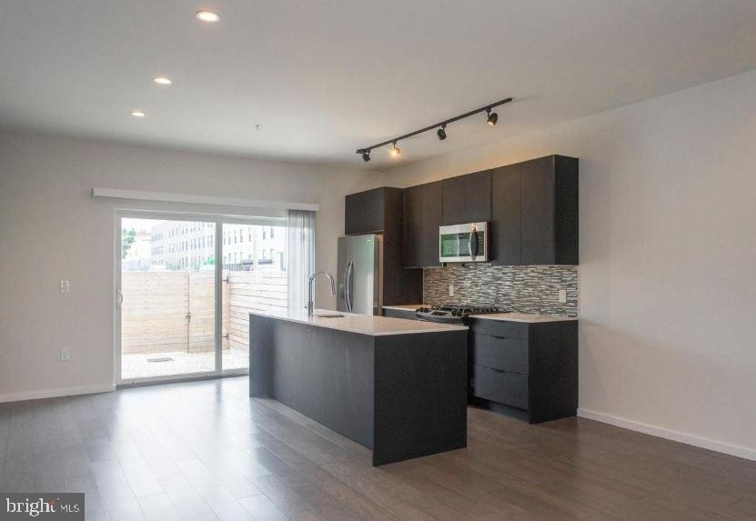 527 W Jefferson Street - Photo 5