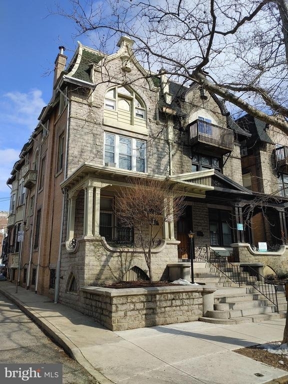 4015 Pine Street - Photo 0