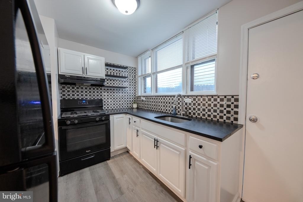 2924 Salmon Street - Photo 13