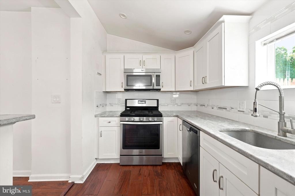 2318 E Letterly Street - Photo 7