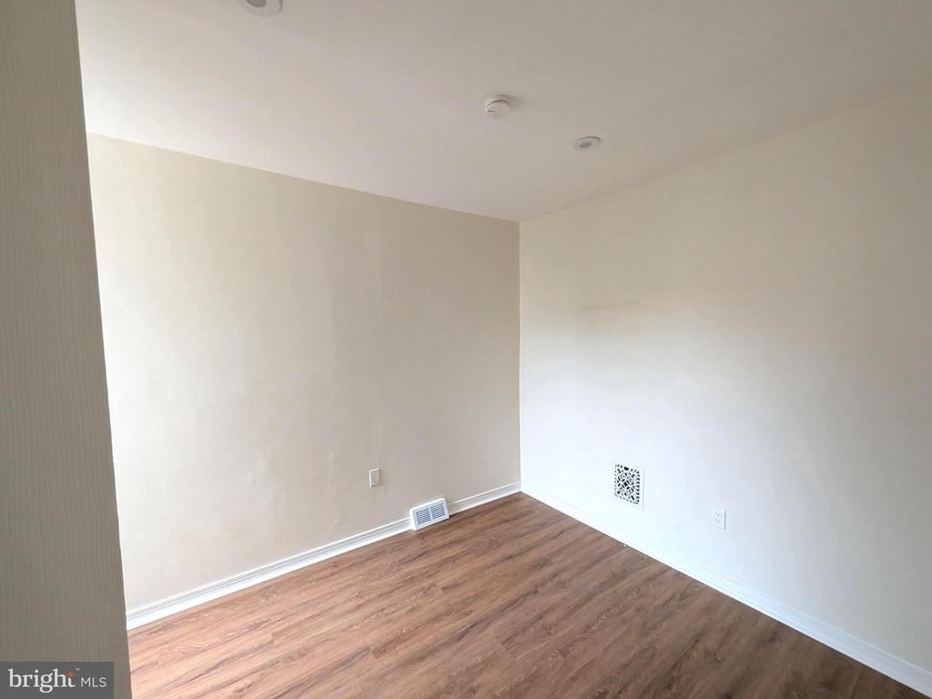 5609 Walton Avenue - Photo 13
