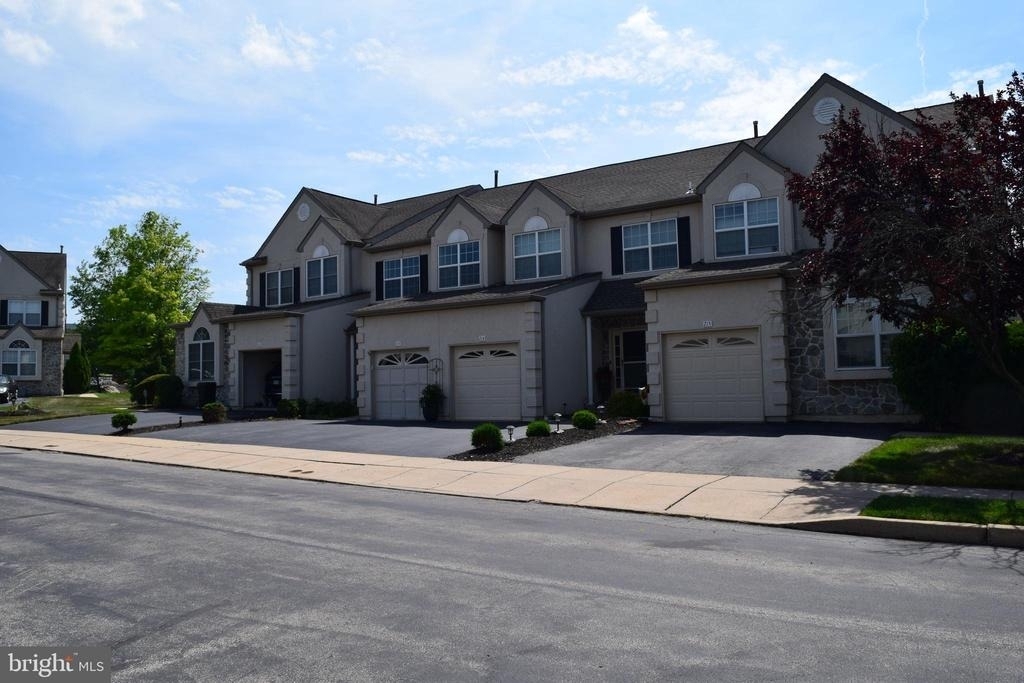 713 Whitetail Circle - Photo 0