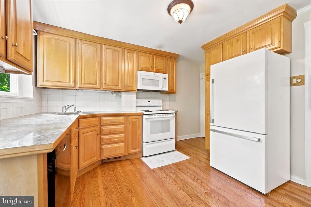 107 Plant Avenue - Photo 7