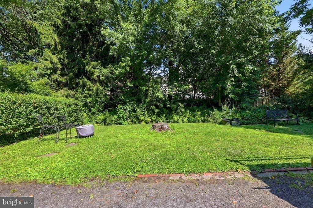 107 Plant Avenue - Photo 1