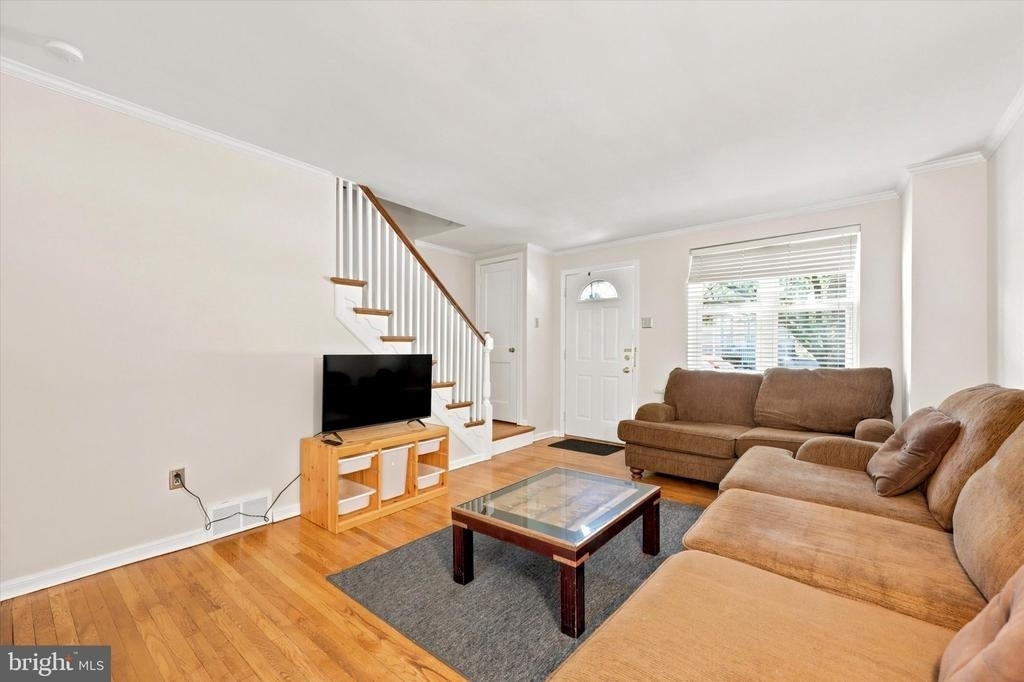 107 Plant Avenue - Photo 9