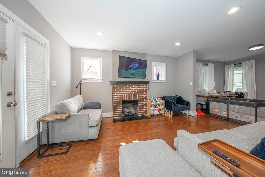 431 W Baltimore Avenue - Photo 3