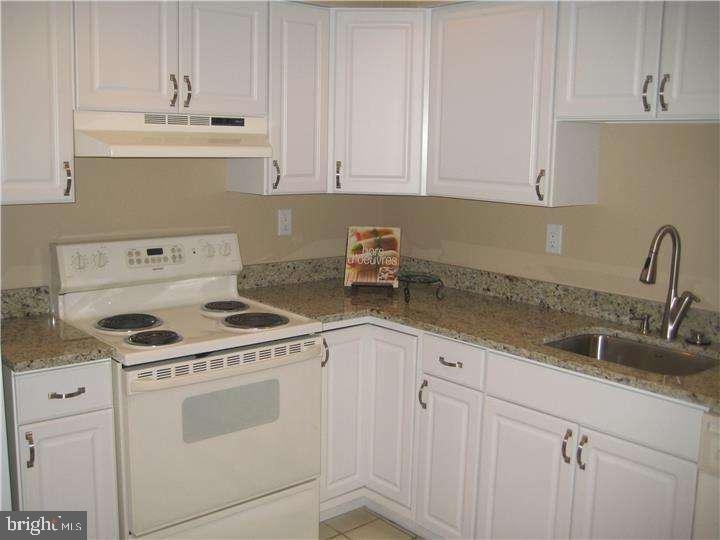 205 Bernard Ct - Photo 2