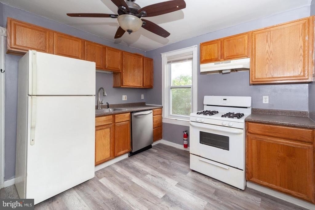 313 S Fairview Street - Photo 5
