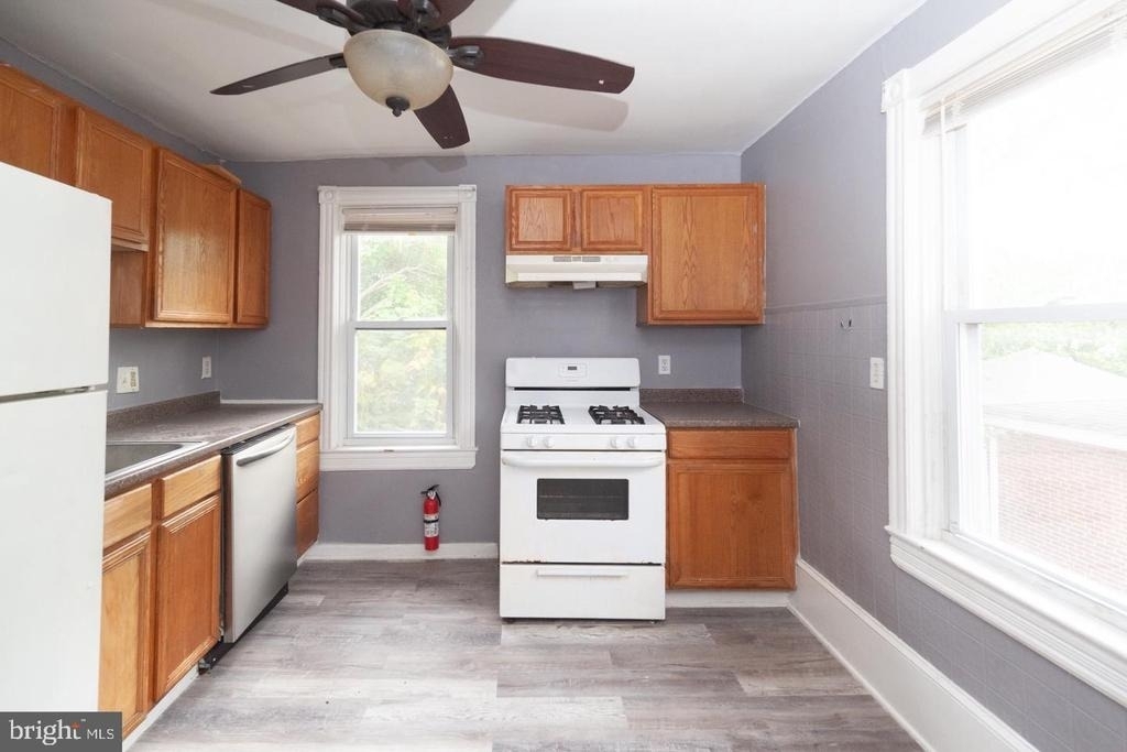 313 S Fairview Street - Photo 4