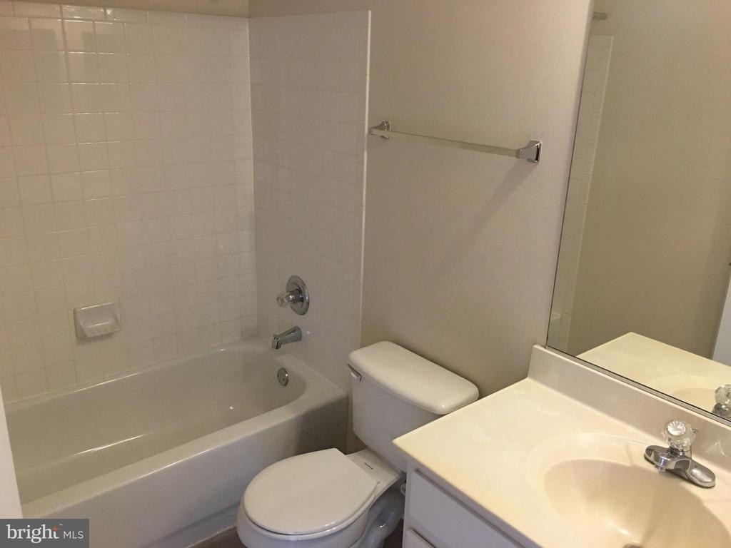 2122 Darcy Green Place - Photo 16