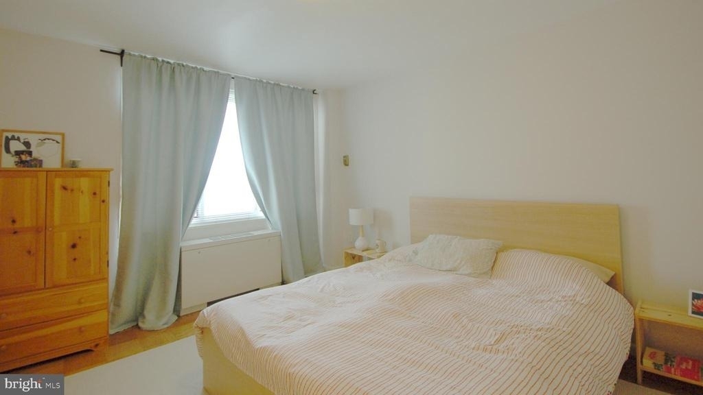 10201 Grosvenor Place - Photo 5