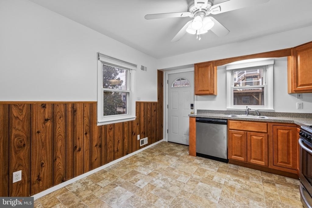 1437 Towson Street - Photo 6