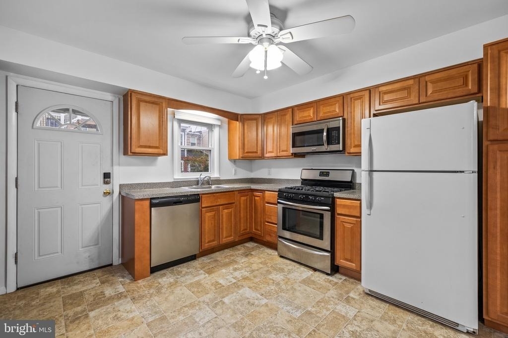 1437 Towson Street - Photo 7