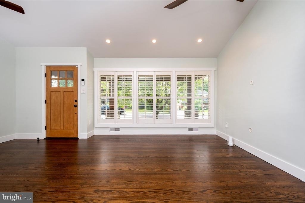 102 Sycamore Road - Photo 4
