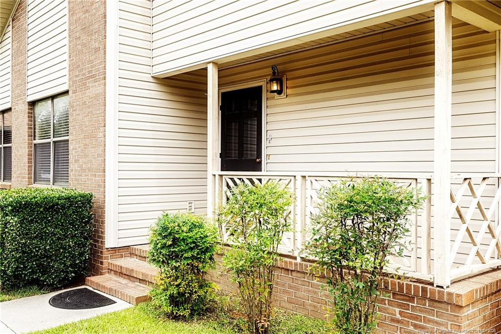 4607 Hoe Court - Photo 2