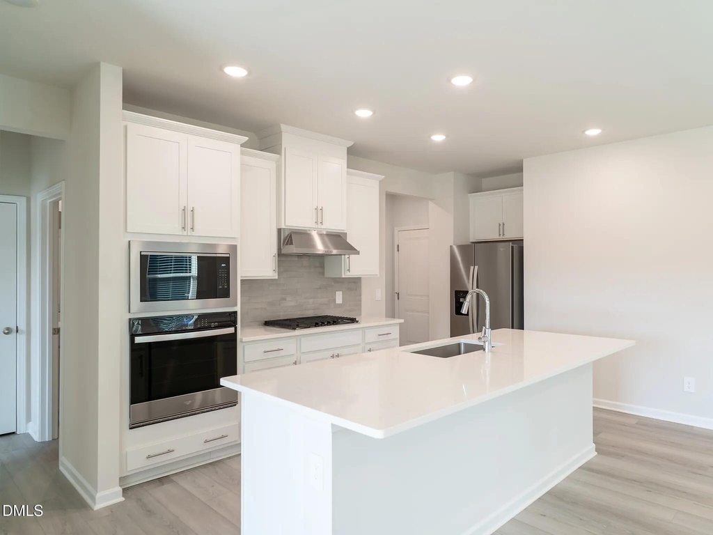 1016 St Lawrence Drive - Photo 4