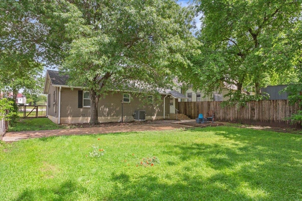 804 Ash St - Photo 16