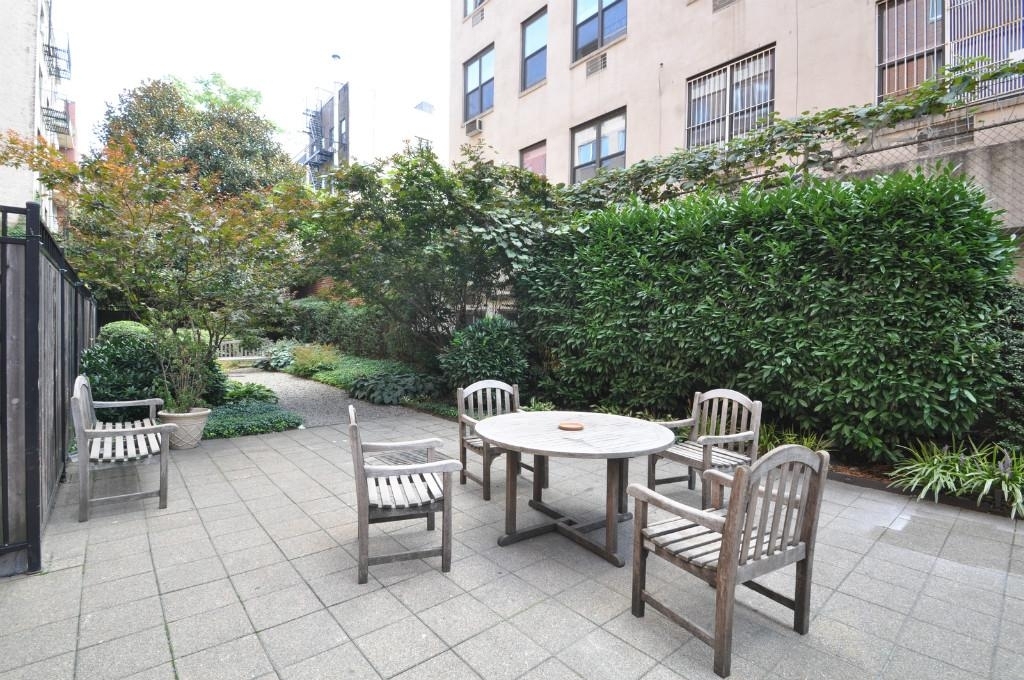 Copy of 520 West 48th Street, Unit 6k - Photo 1