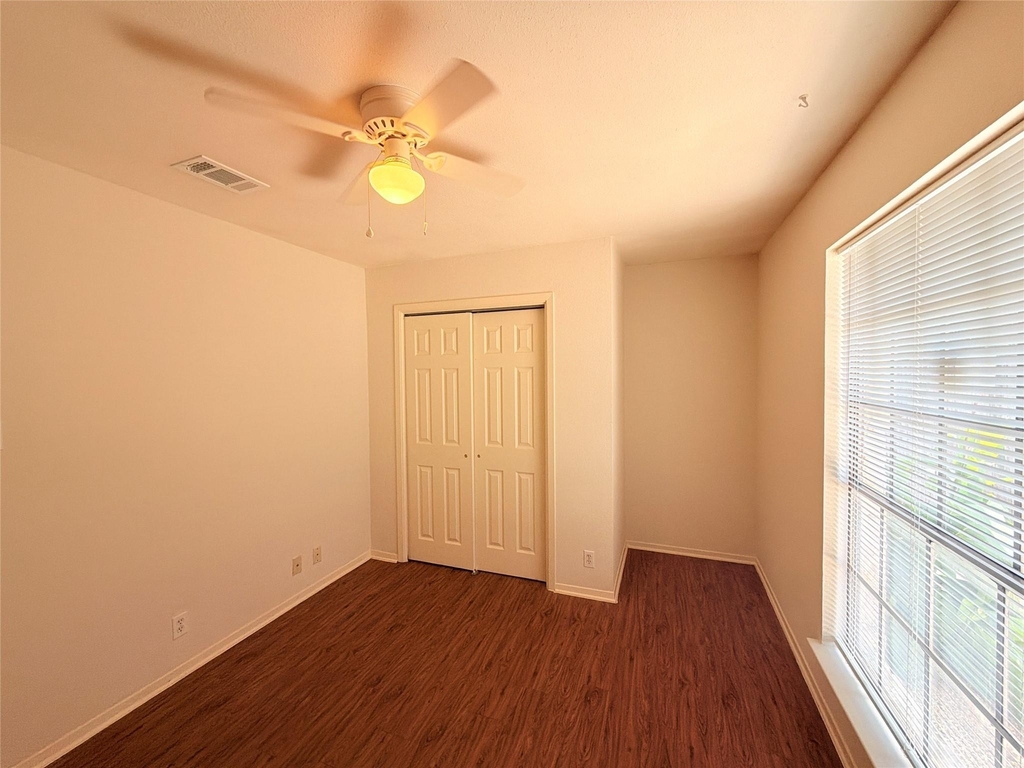 405 Parkhill Cv - Photo 22