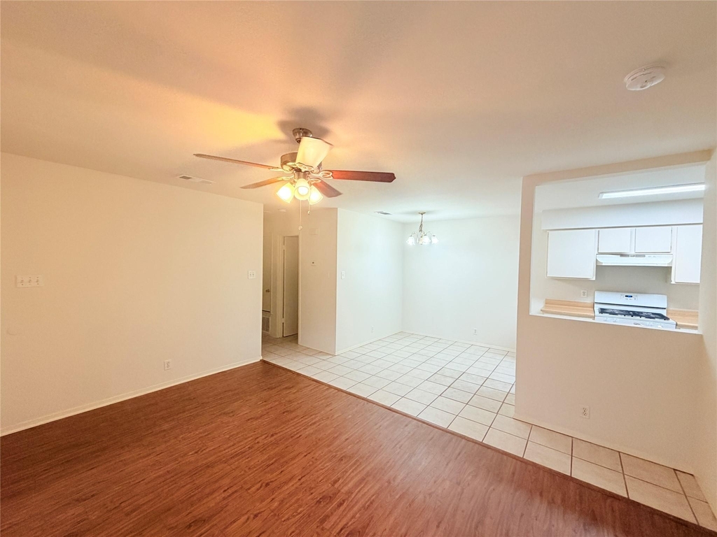 405 Parkhill Cv - Photo 6
