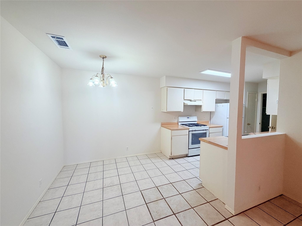 405 Parkhill Cv - Photo 7
