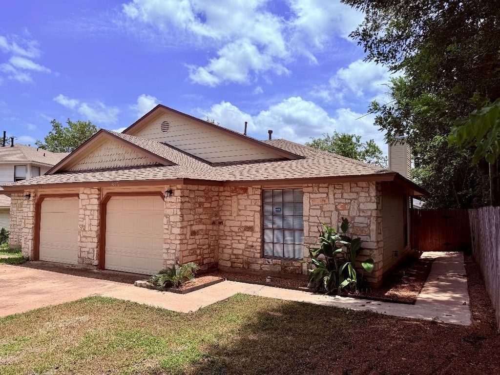 405 Parkhill Cv - Photo 0