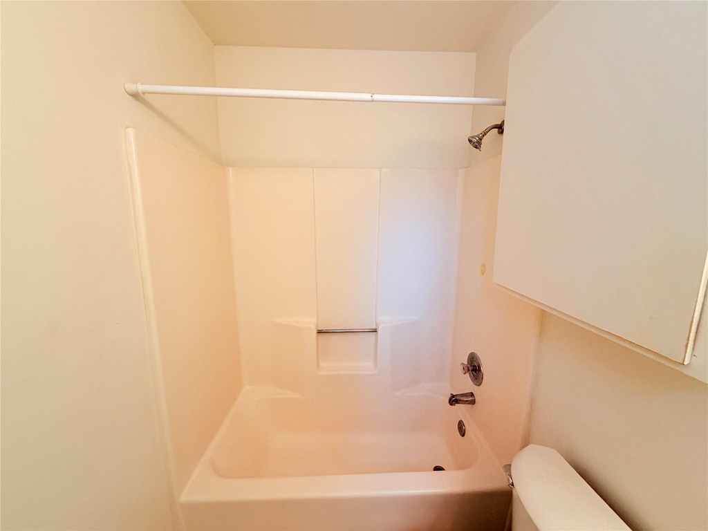 405 Parkhill Cv - Photo 18