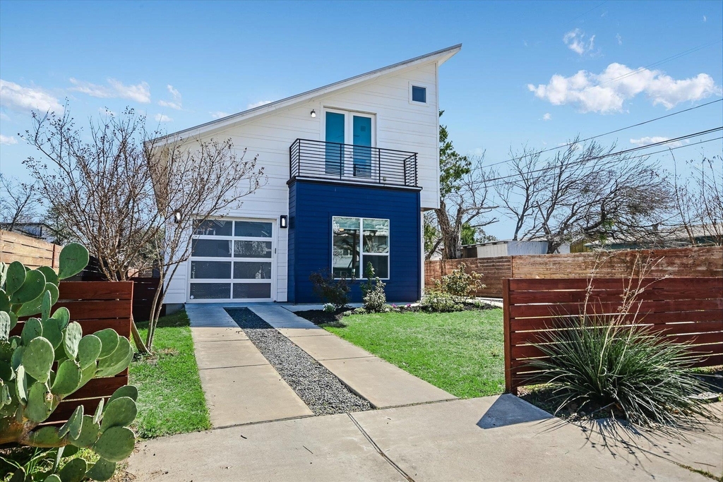 1131 Mason Ave - Photo 0