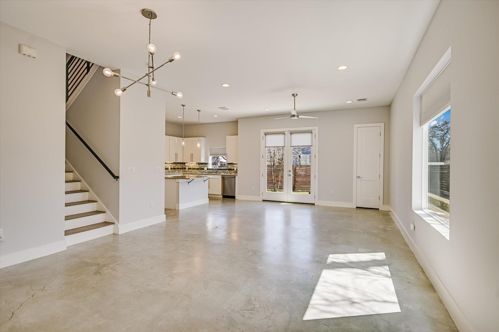 1131 Mason Ave - Photo 4