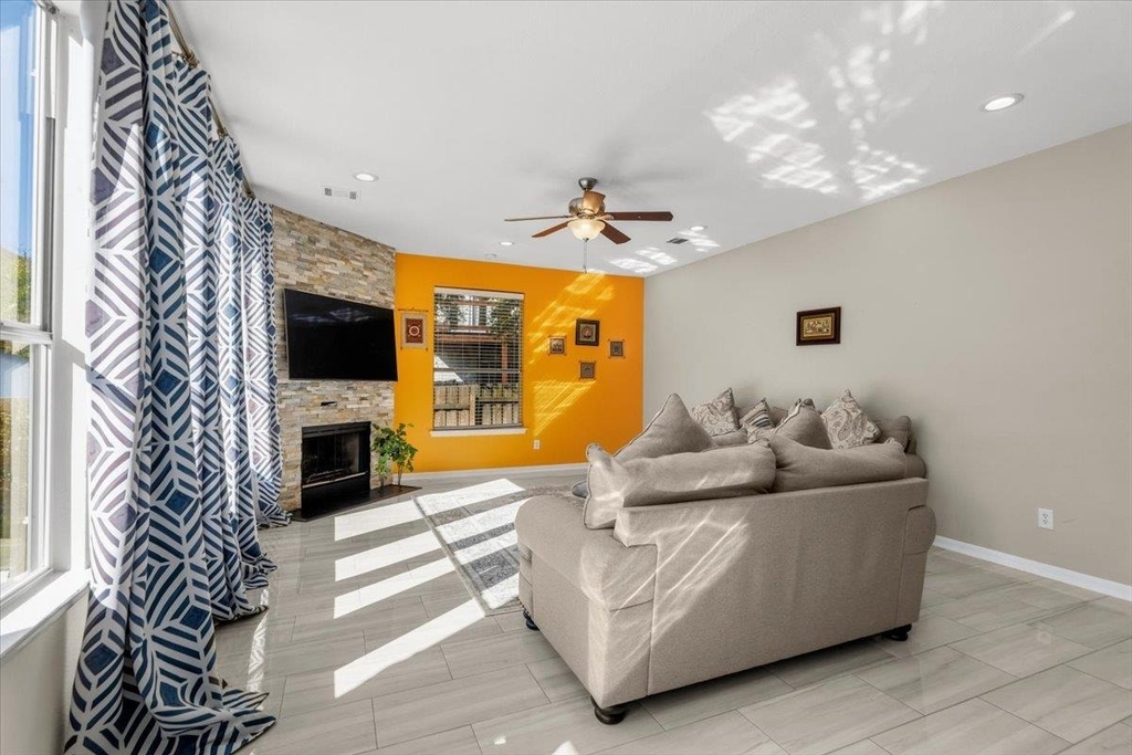 8503 Delavan Ave - Photo 17