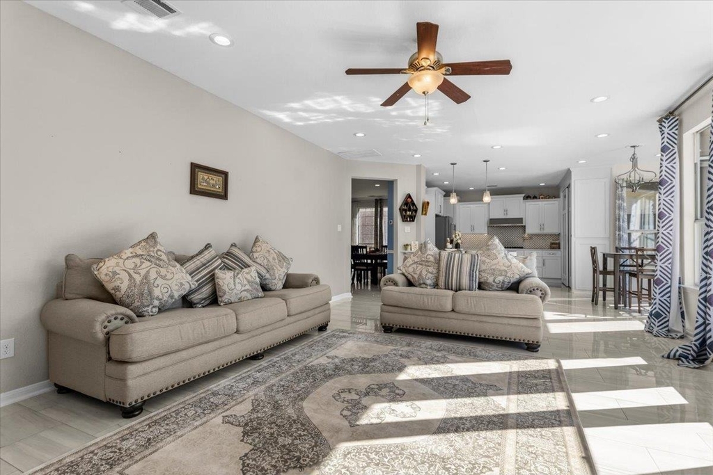 8503 Delavan Ave - Photo 18