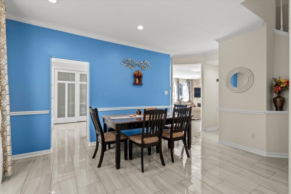 8503 Delavan Ave - Photo 9