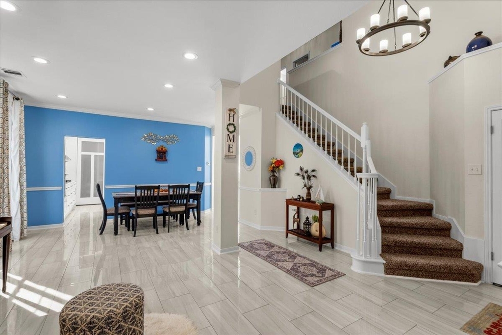 8503 Delavan Ave - Photo 2
