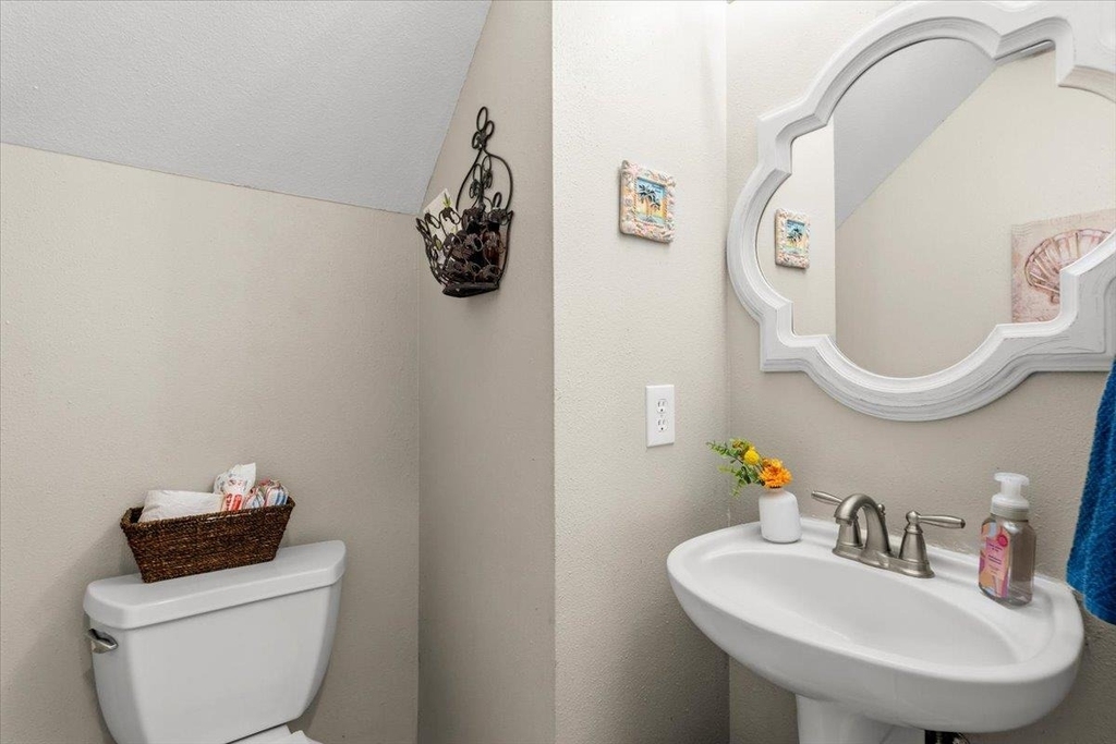 8503 Delavan Ave - Photo 20
