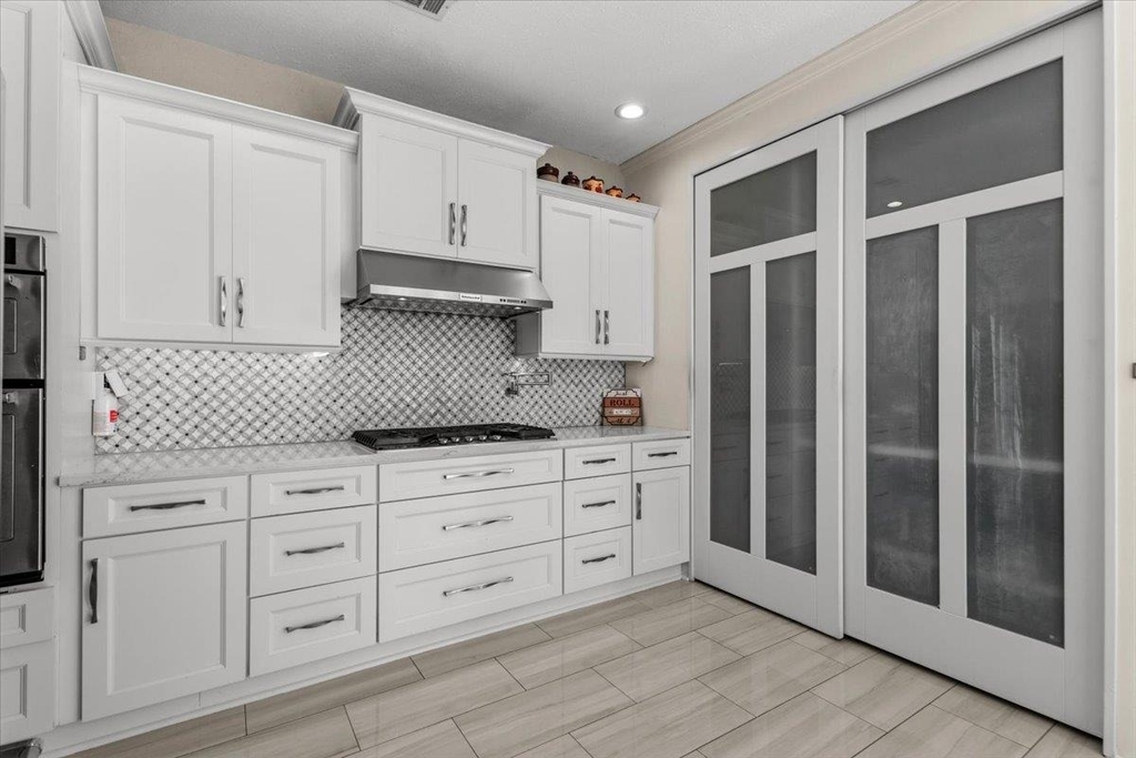 8503 Delavan Ave - Photo 15
