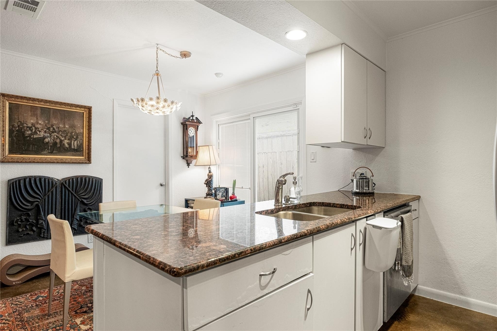 1706 Royal Hill Dr - Photo 9