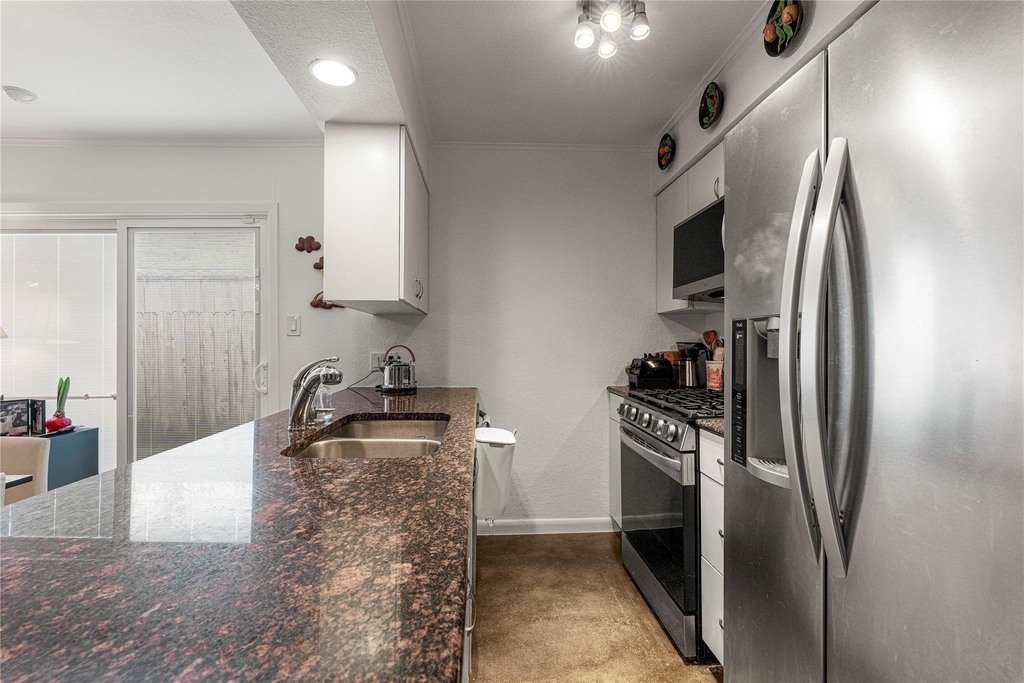 1706 Royal Hill Dr - Photo 8