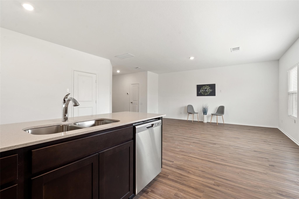 520 Gabbro Gdns - Photo 6