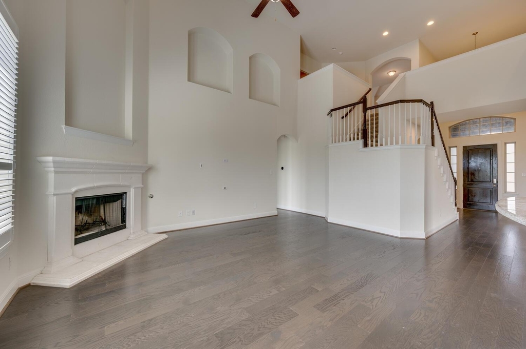 845 Richardson Ln - Photo 12