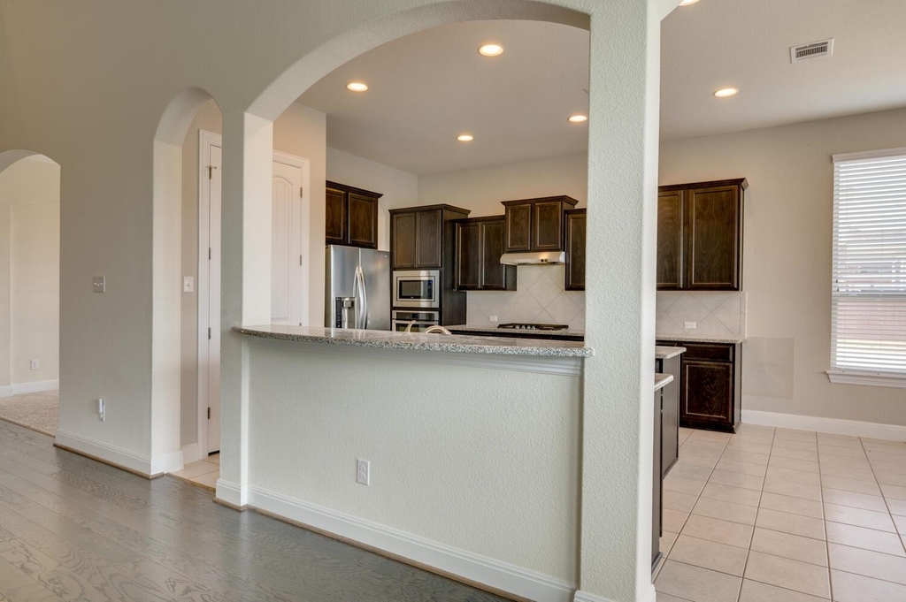 845 Richardson Ln - Photo 13