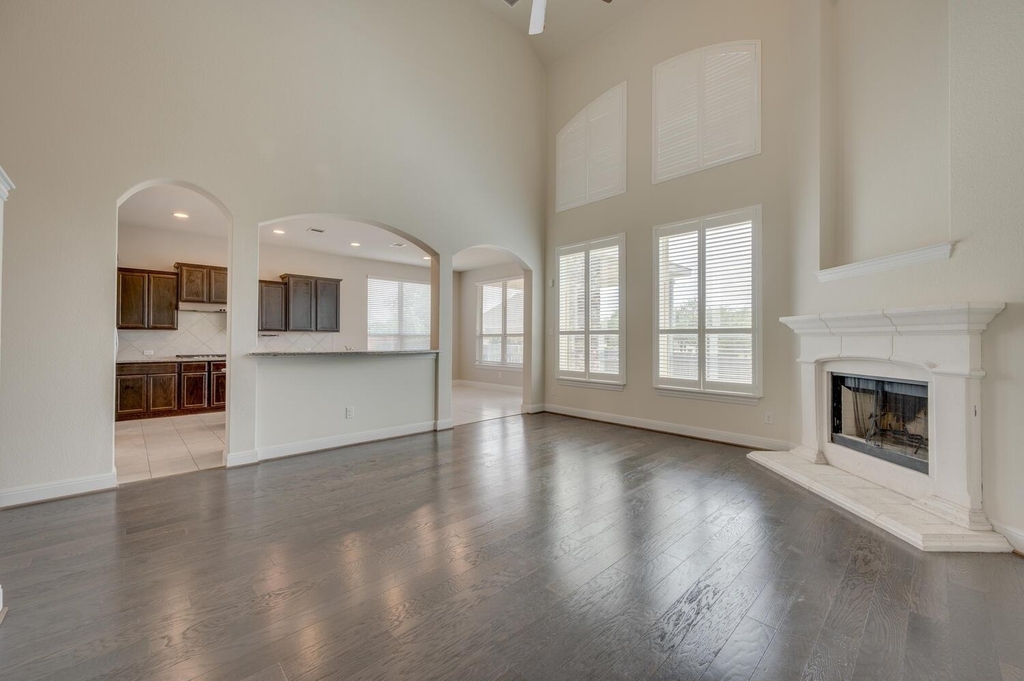 845 Richardson Ln - Photo 11