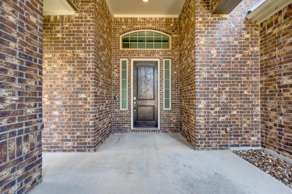 845 Richardson Ln - Photo 2