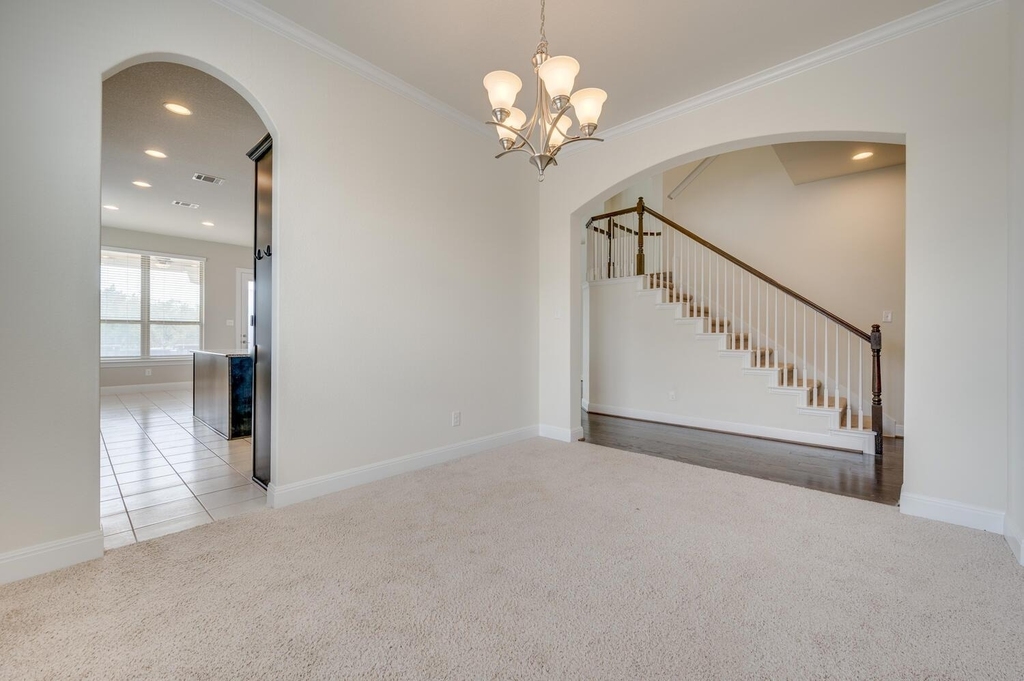 845 Richardson Ln - Photo 9