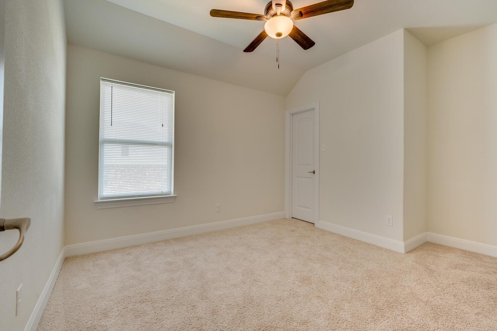 845 Richardson Ln - Photo 31