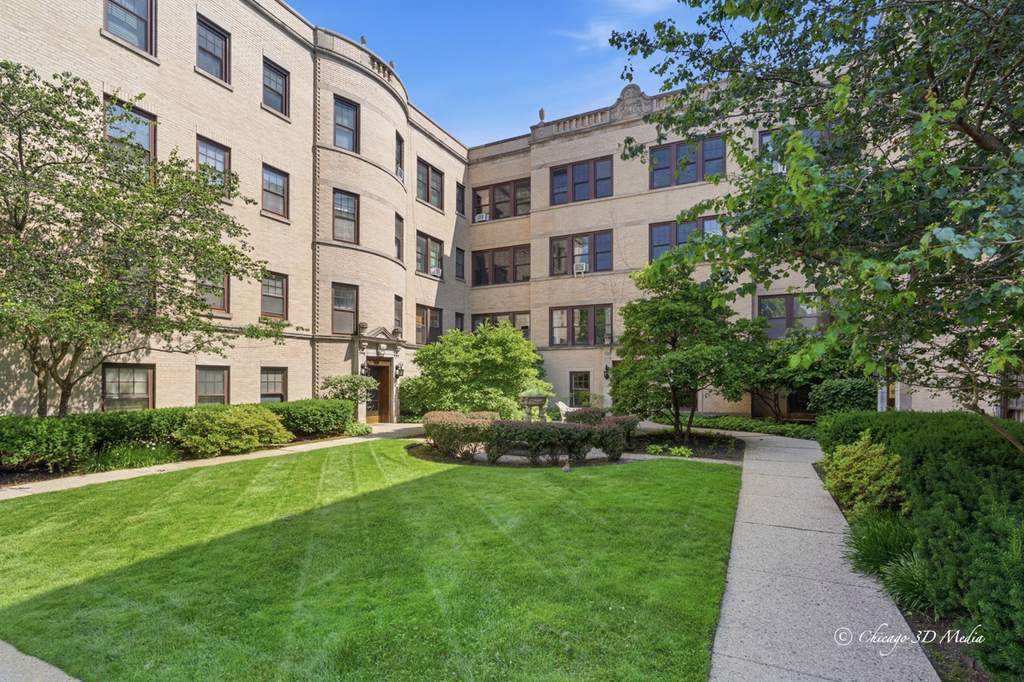 906 Greenwood Street - Photo 1