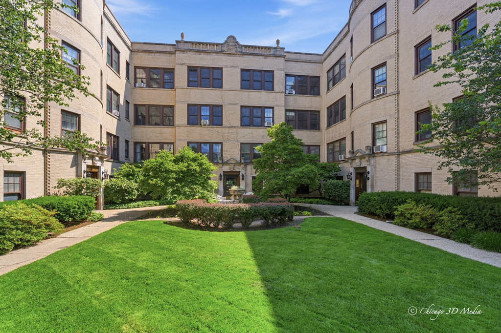 906 Greenwood Street - Photo 0