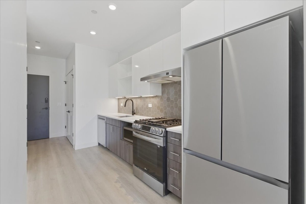 948 W Sunnyside Avenue - Photo 2